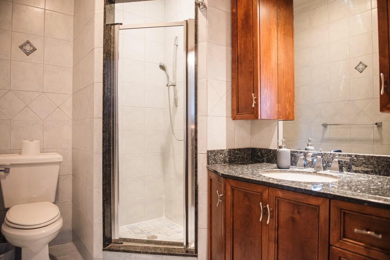 Jstlikehome - Luxury Mansion & Guesthouse Ottawa Dış mekan fotoğraf